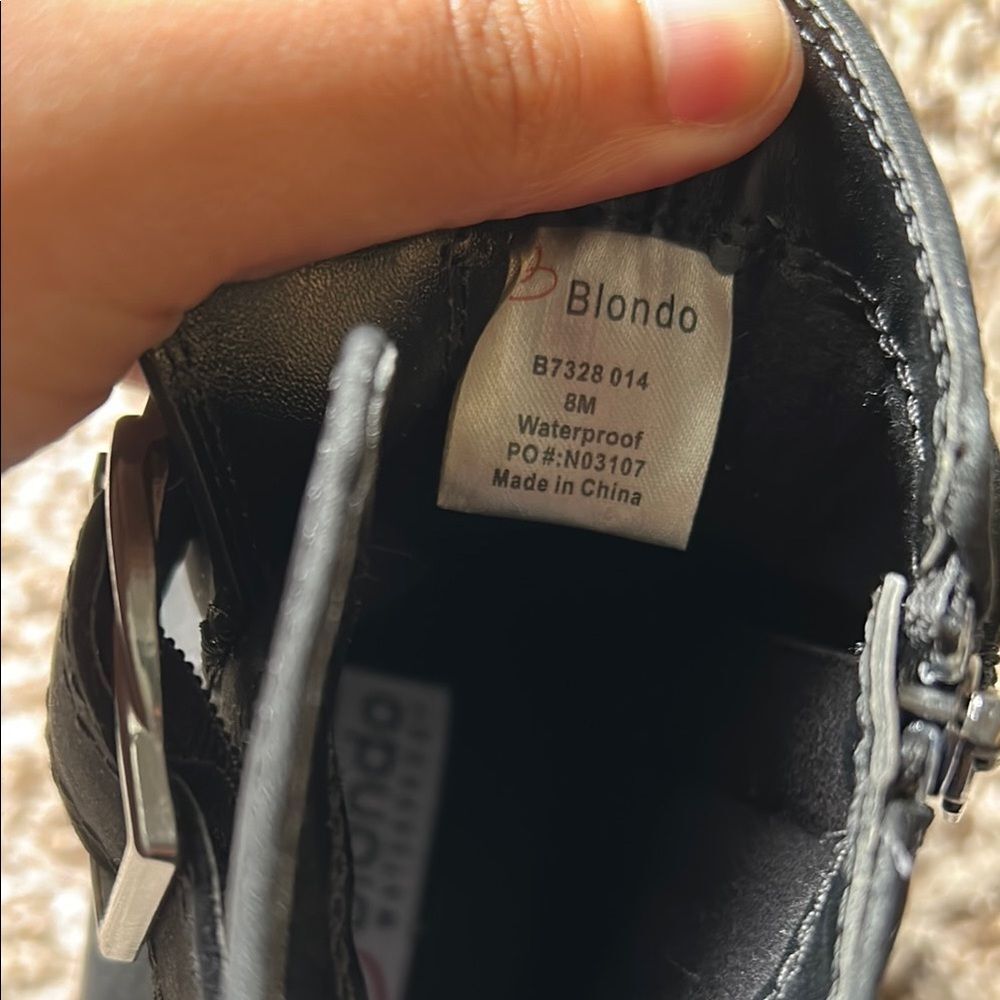 Blondo Size 8 Black Ankle Booties with Rugged Sole and Zipper - Picture 2 of 6